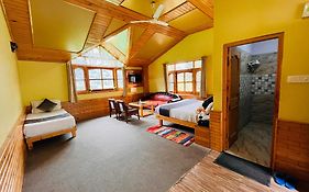 Snow Clad Riverview Hotel & Resort, Manali