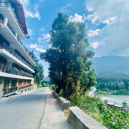 Snow Clad Riverview Hotel & Resort, Manali Exterior photo