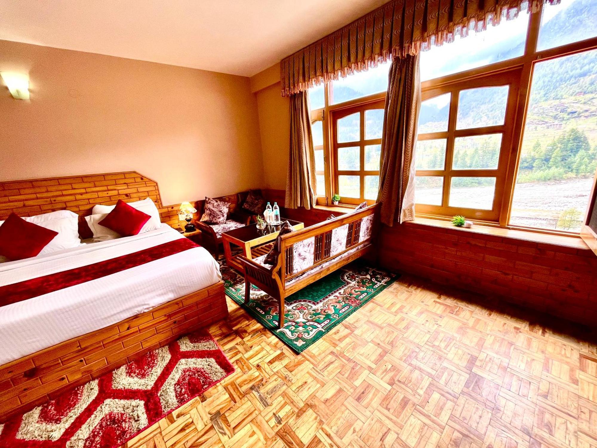 Snow Clad Riverview Hotel & Resort, Manali Exterior photo