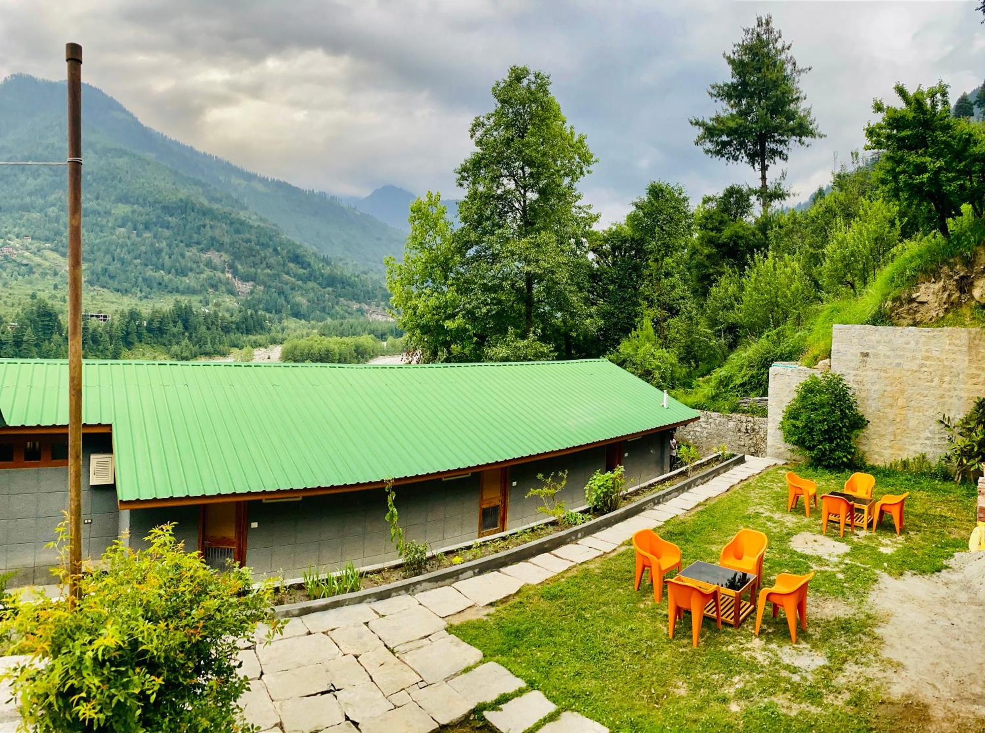 Snow Clad Riverview Hotel & Resort, Manali Exterior photo