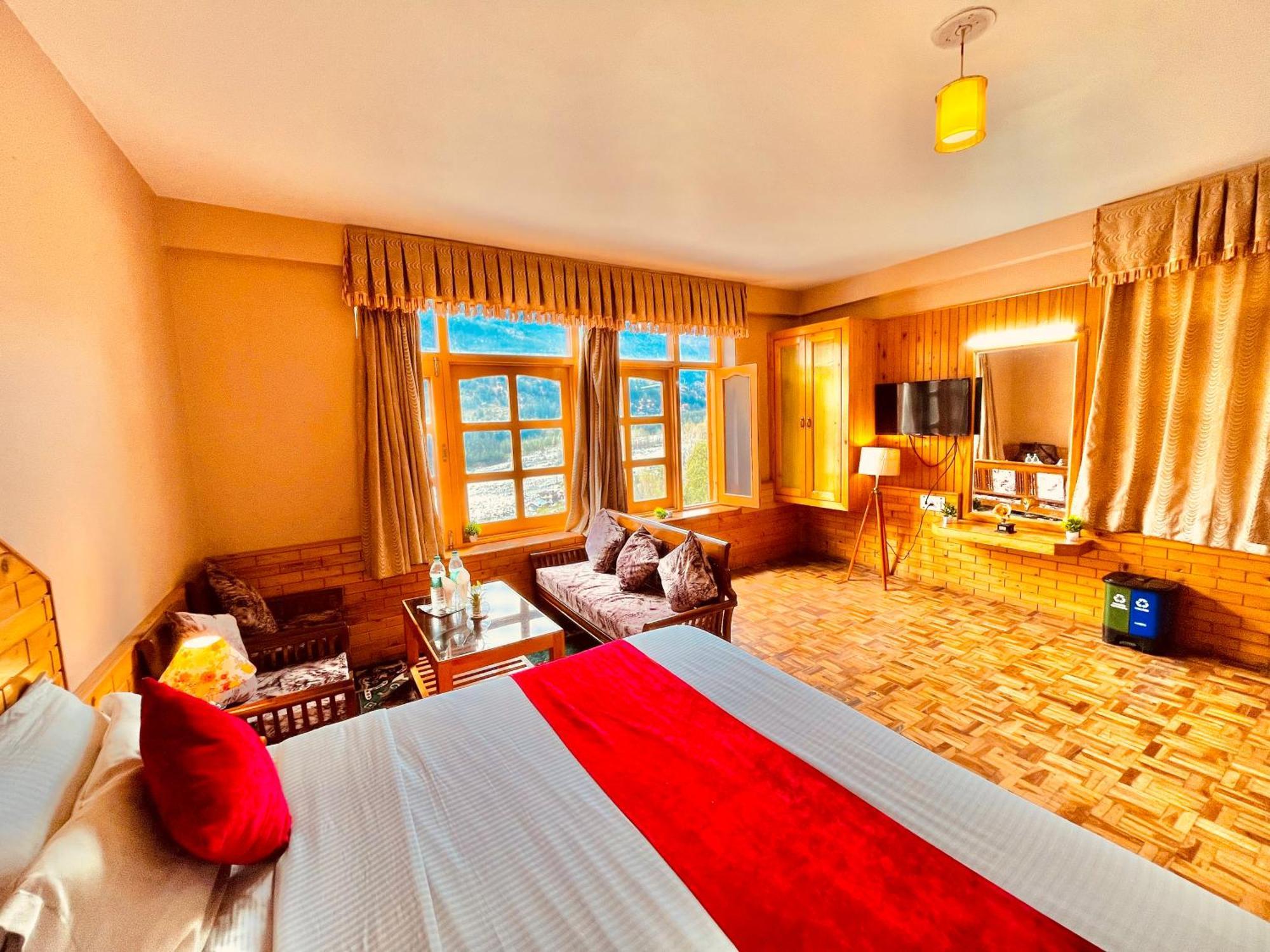 Snow Clad Riverview Hotel & Resort, Manali Exterior photo