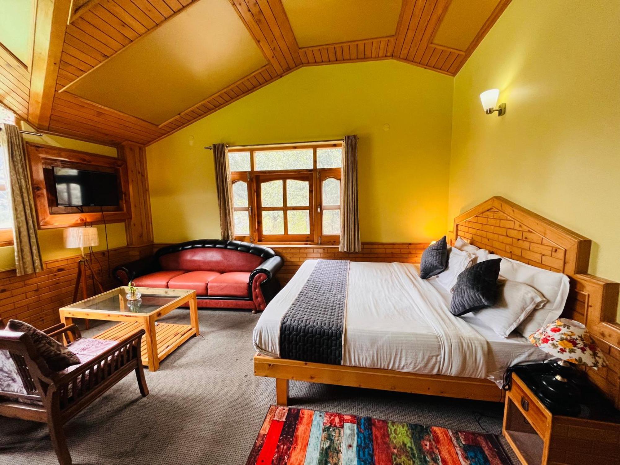 Snow Clad Riverview Hotel & Resort, Manali Exterior photo