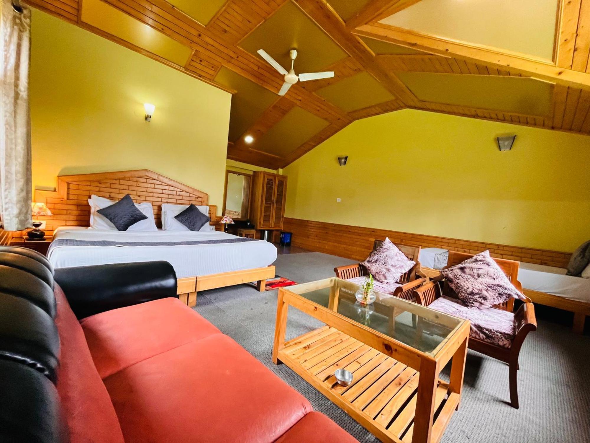 Snow Clad Riverview Hotel & Resort, Manali Exterior photo