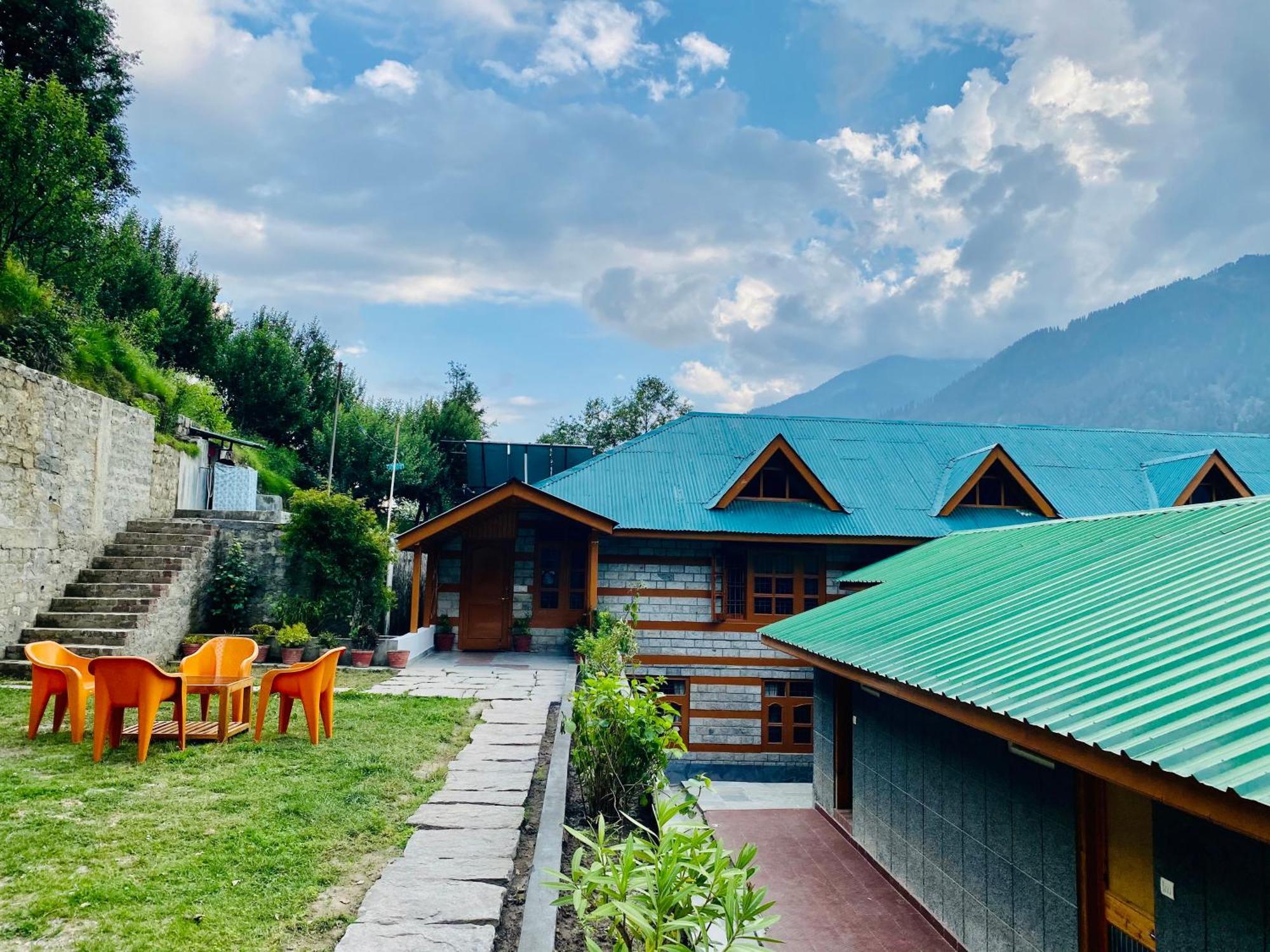 Snow Clad Riverview Hotel & Resort, Manali Exterior photo