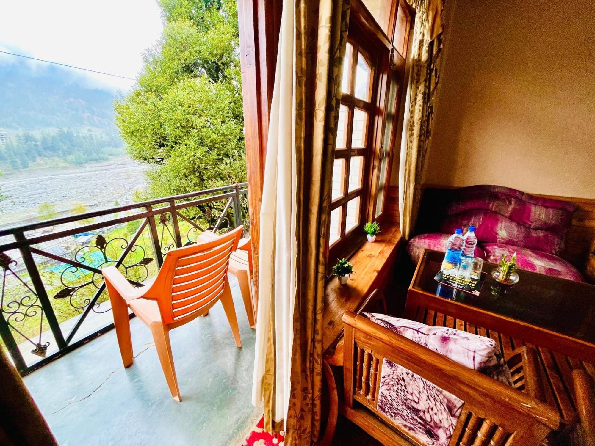 Snow Clad Riverview Hotel & Resort, Manali Exterior photo