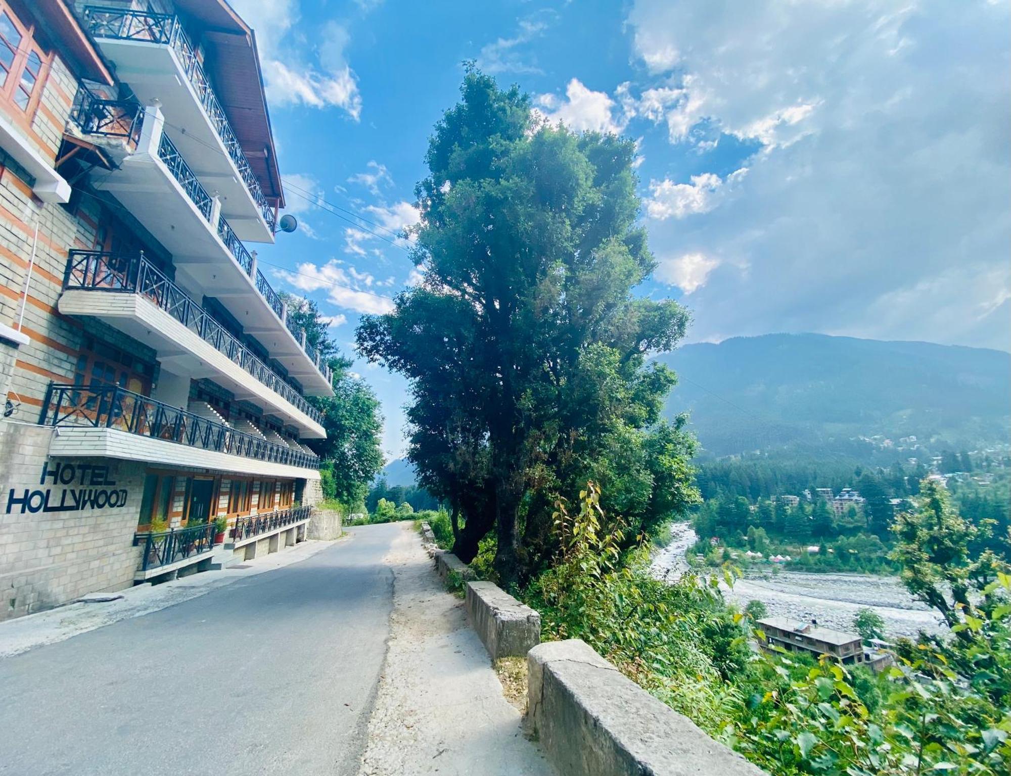 Snow Clad Riverview Hotel & Resort, Manali Exterior photo